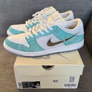 Sold Nike SB “April”